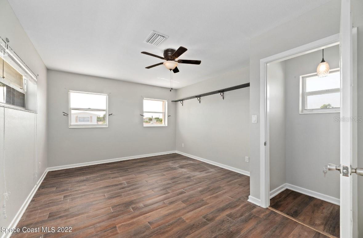 Image 9 of 21 For 200 Price Court