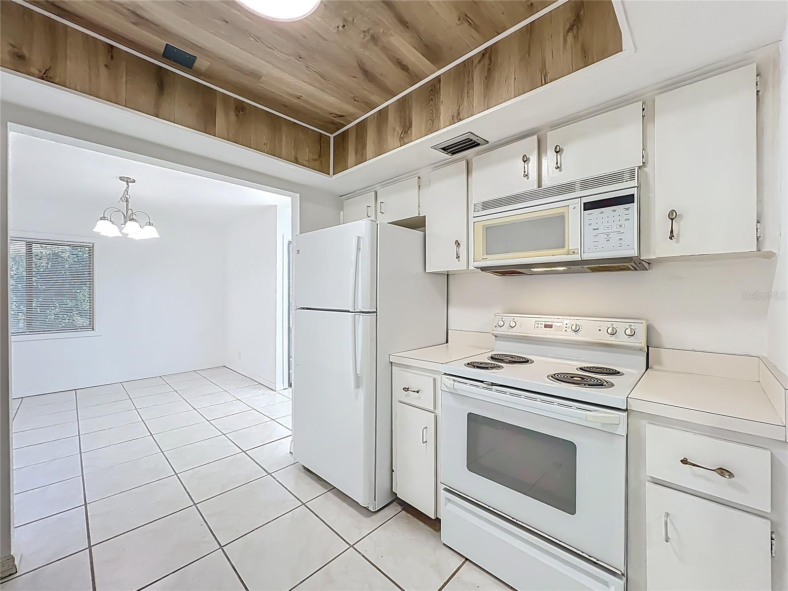 Image 14 of 54 For 205 Crown Oaks Way 202