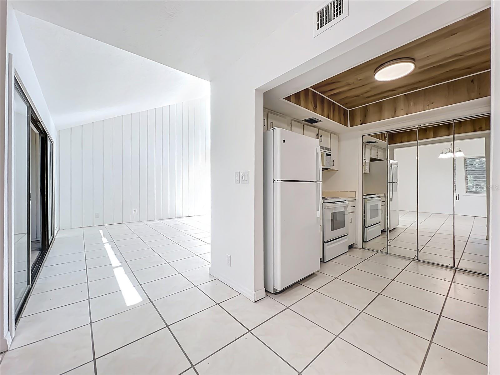 Image 16 of 54 For 205 Crown Oaks Way 202