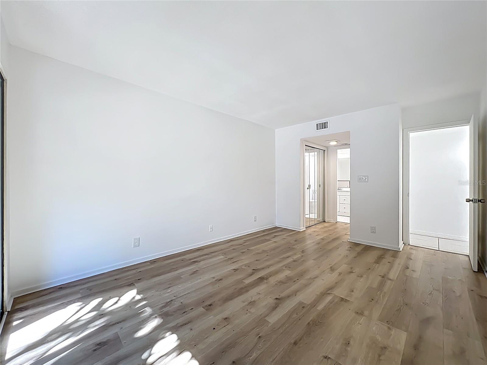 Image 21 of 54 For 205 Crown Oaks Way 202