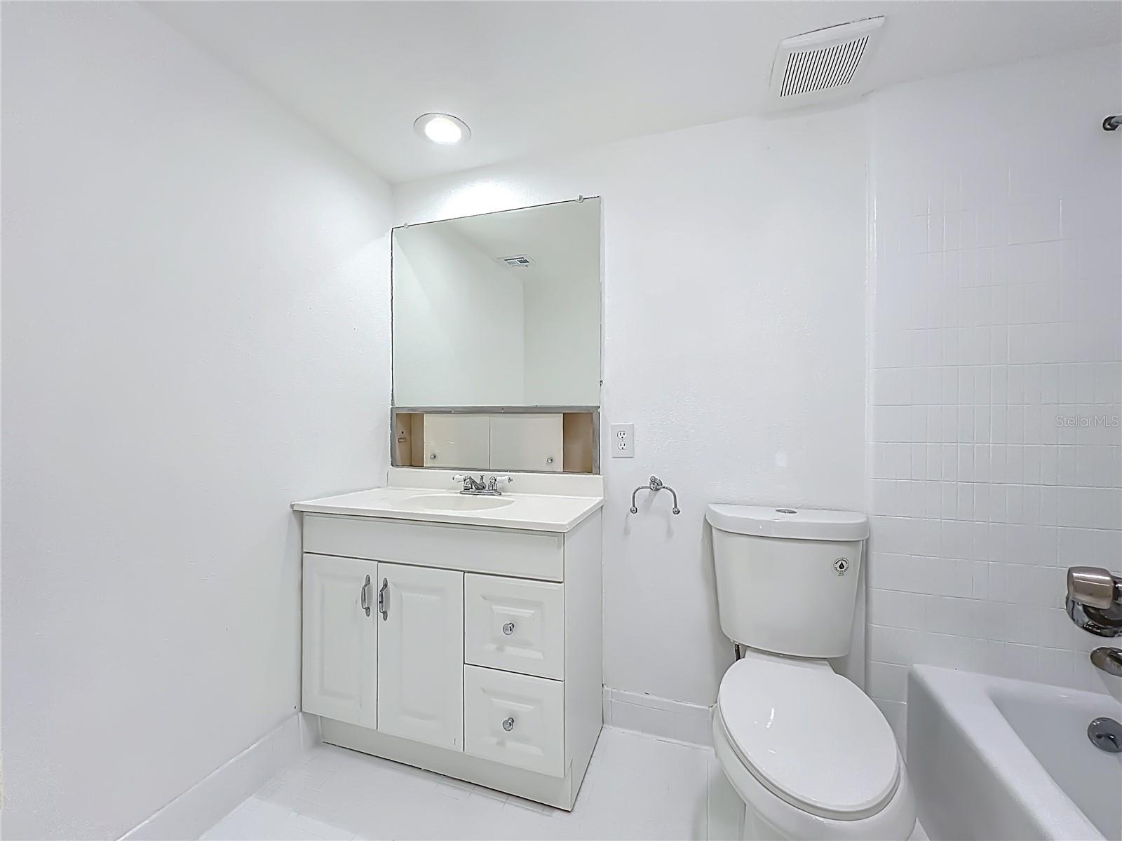 Image 27 of 54 For 205 Crown Oaks Way 202