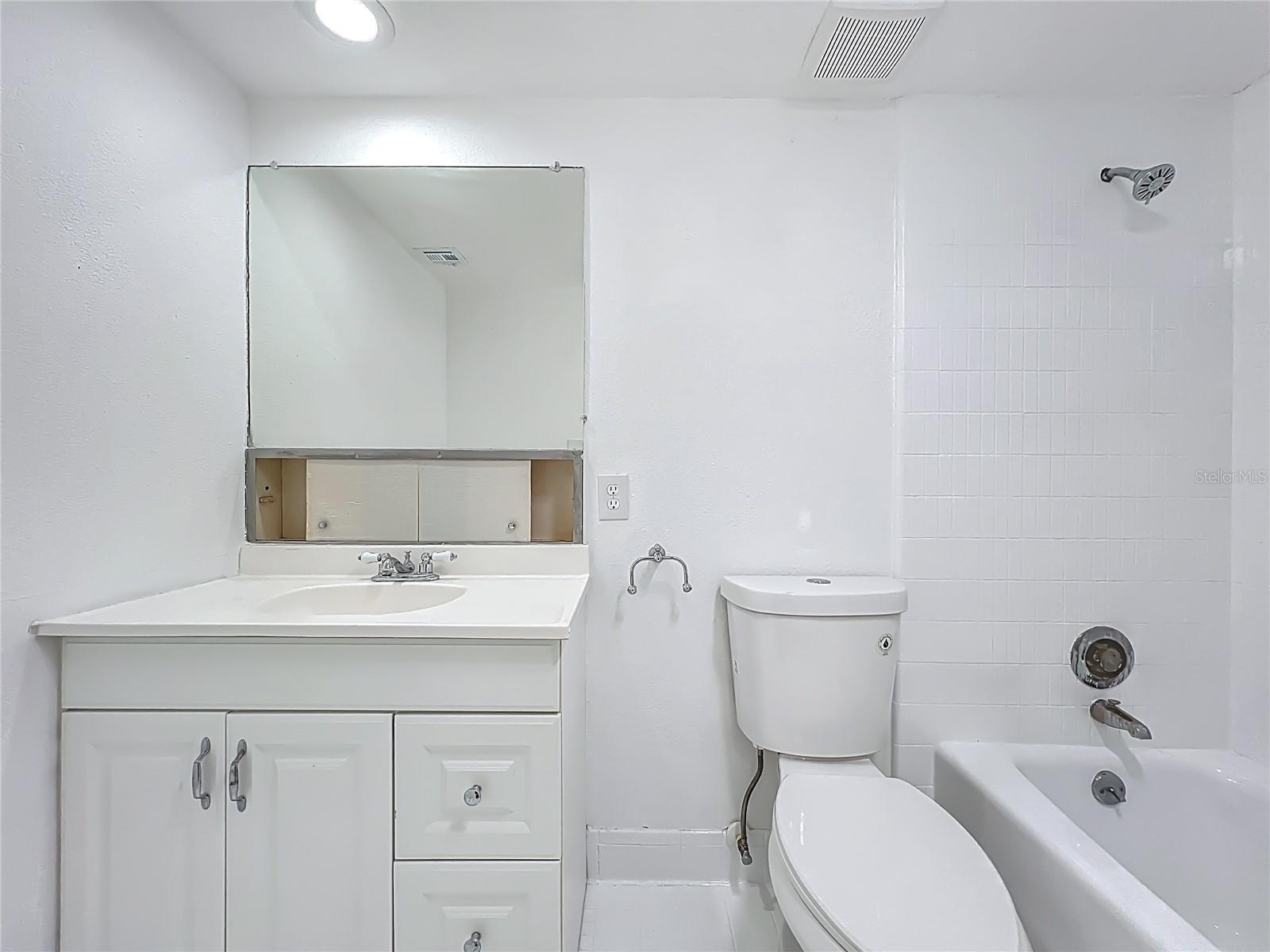 Image 28 of 54 For 205 Crown Oaks Way 202