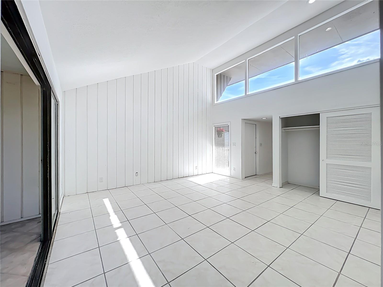 Image 3 of 54 For 205 Crown Oaks Way 202