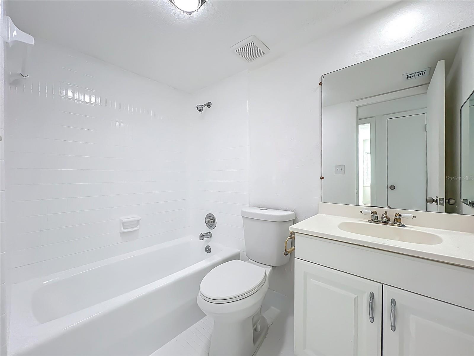 Image 32 of 54 For 205 Crown Oaks Way 202