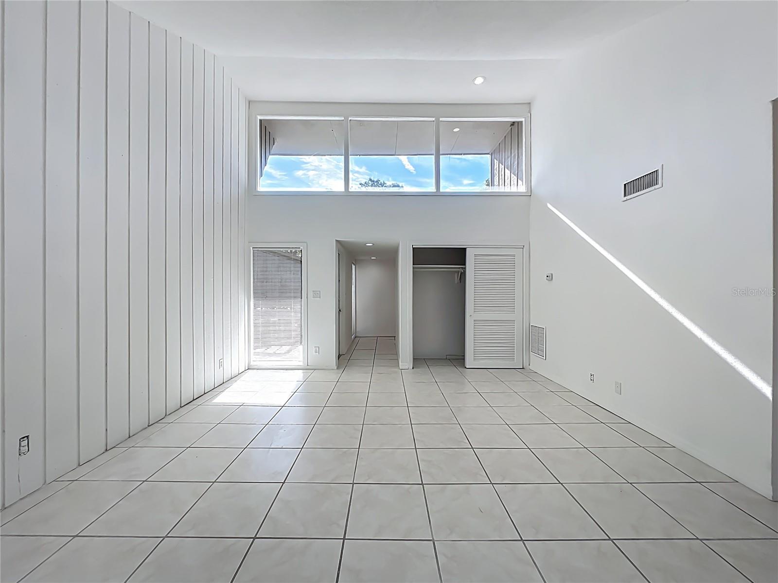 Image 6 of 54 For 205 Crown Oaks Way 202