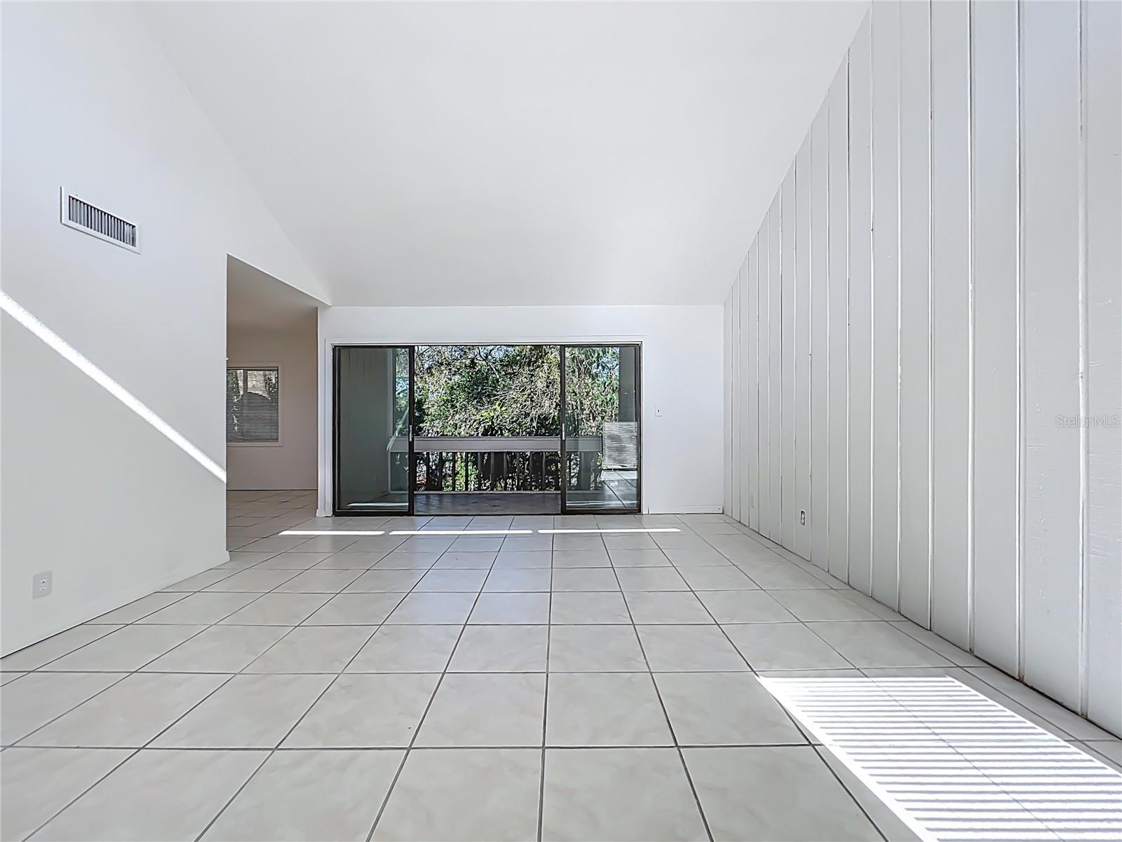 Image 8 of 54 For 205 Crown Oaks Way 202