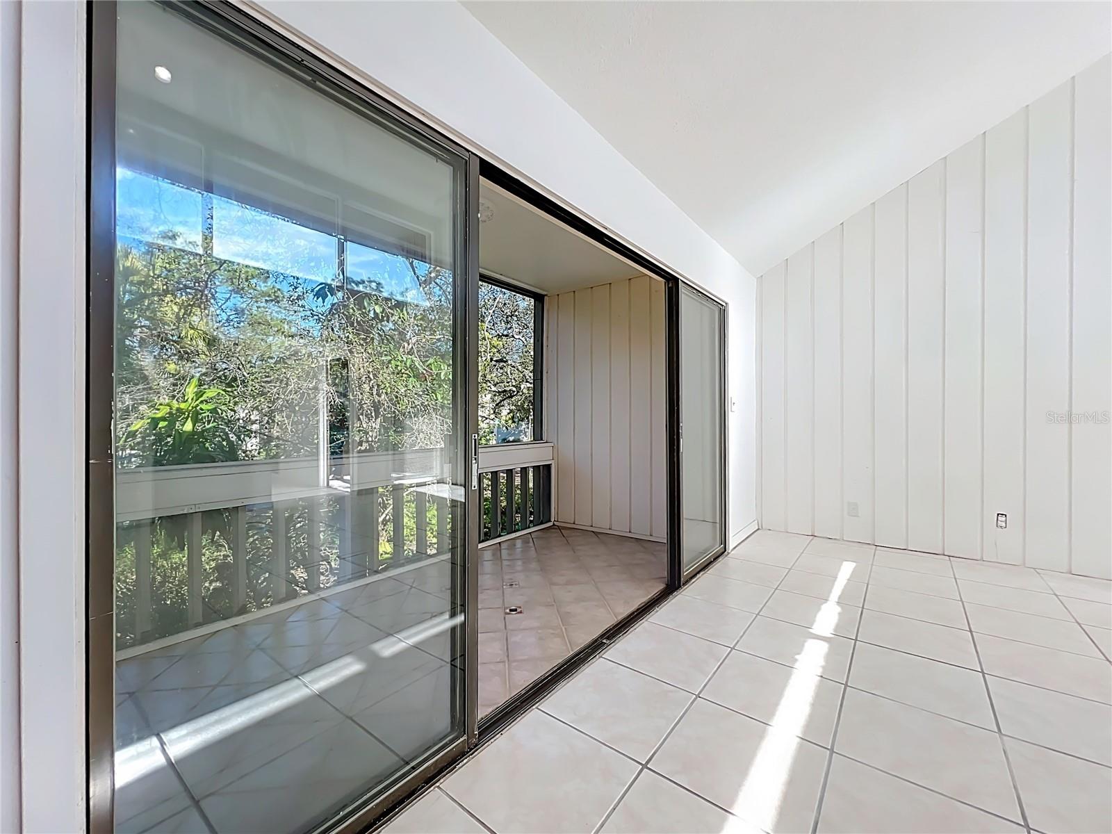 Image 9 of 54 For 205 Crown Oaks Way 202