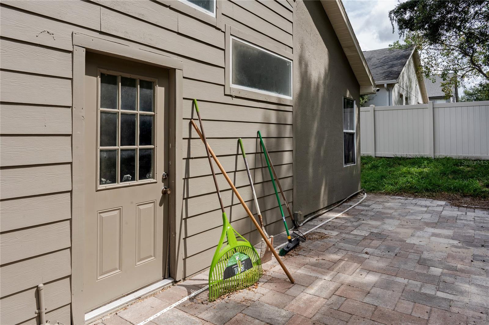 Image 16 of 34 For 6126 Brookhill Circle