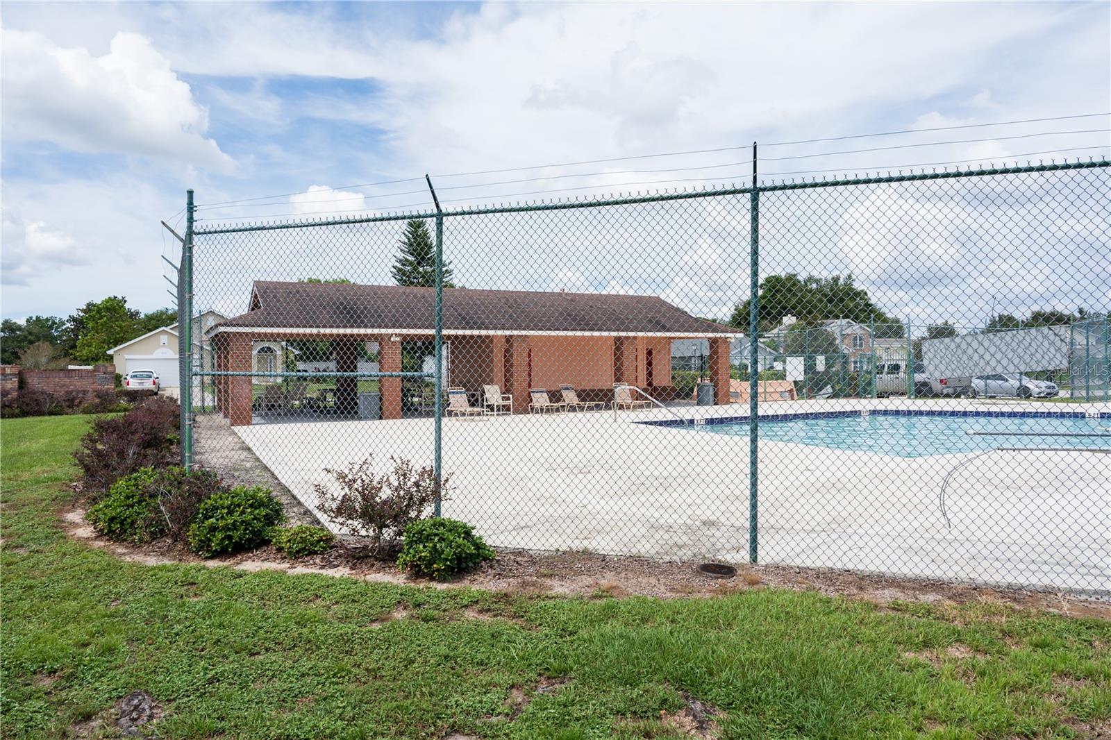 Image 19 of 34 For 6126 Brookhill Circle
