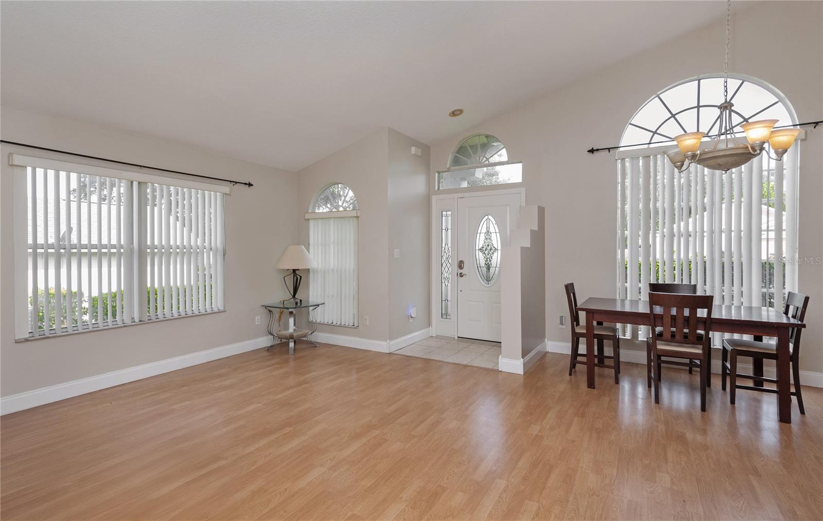 Image 23 of 34 For 6126 Brookhill Circle