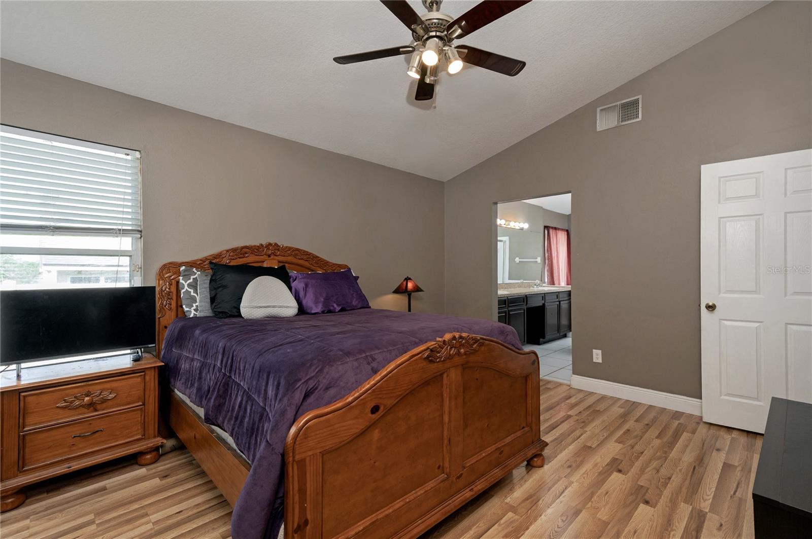 Image 27 of 34 For 6126 Brookhill Circle