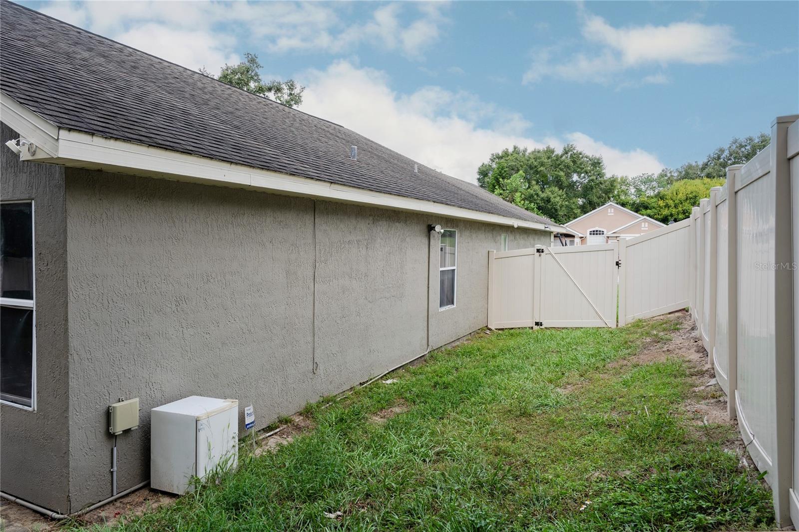 Image 3 of 34 For 6126 Brookhill Circle