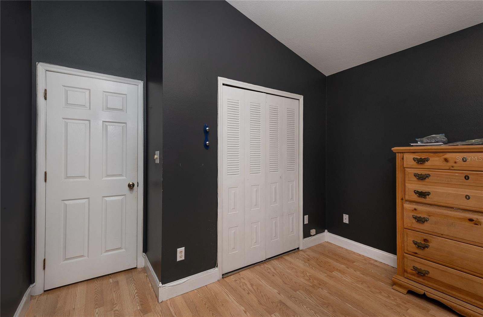 Image 9 of 34 For 6126 Brookhill Circle