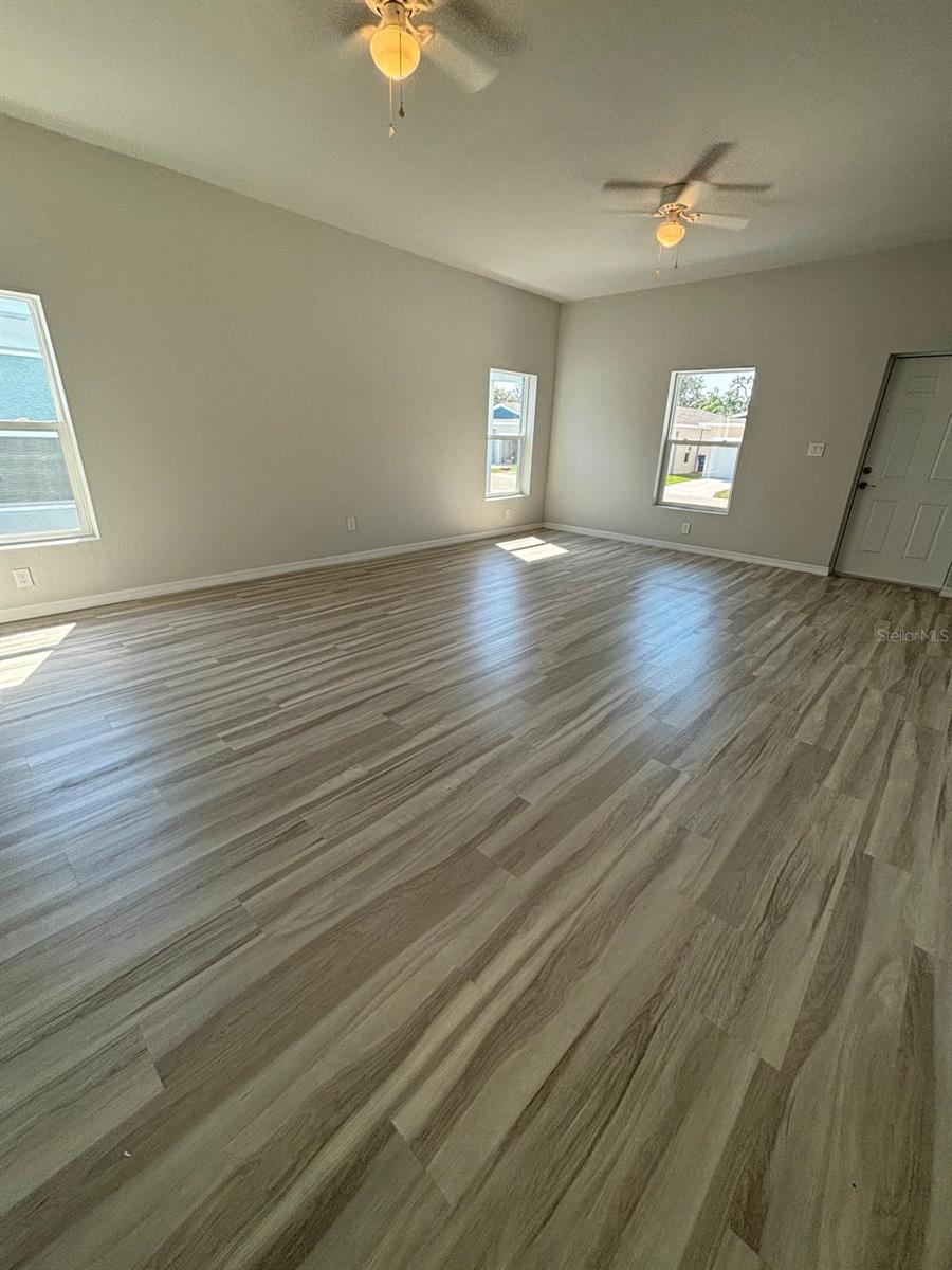 Image 9 of 14 For 1466 Las Villas Boulevard