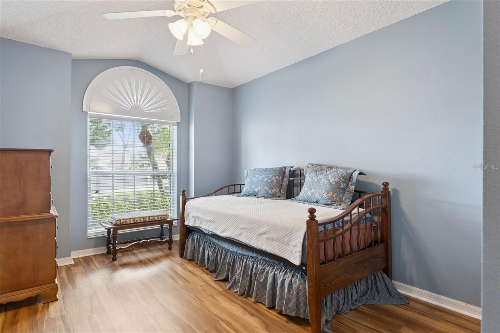 Image 13 of 41 For 3685 Rollingbrook Street