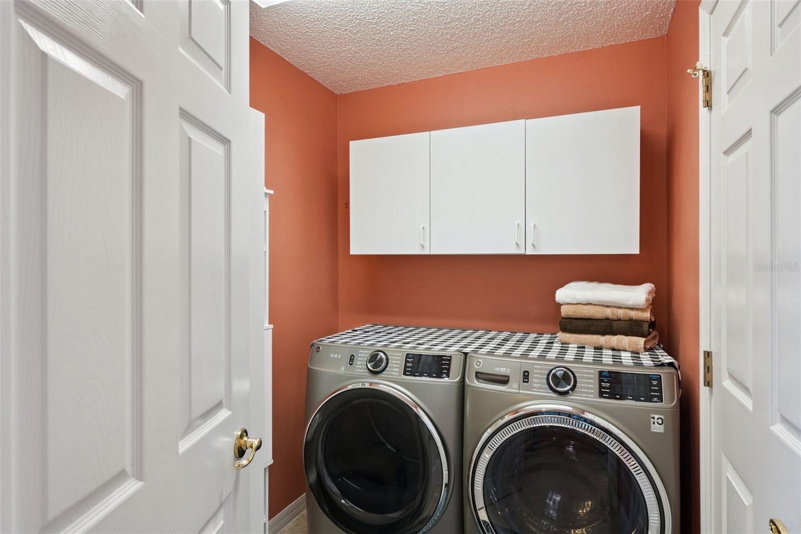 Image 16 of 41 For 3685 Rollingbrook Street