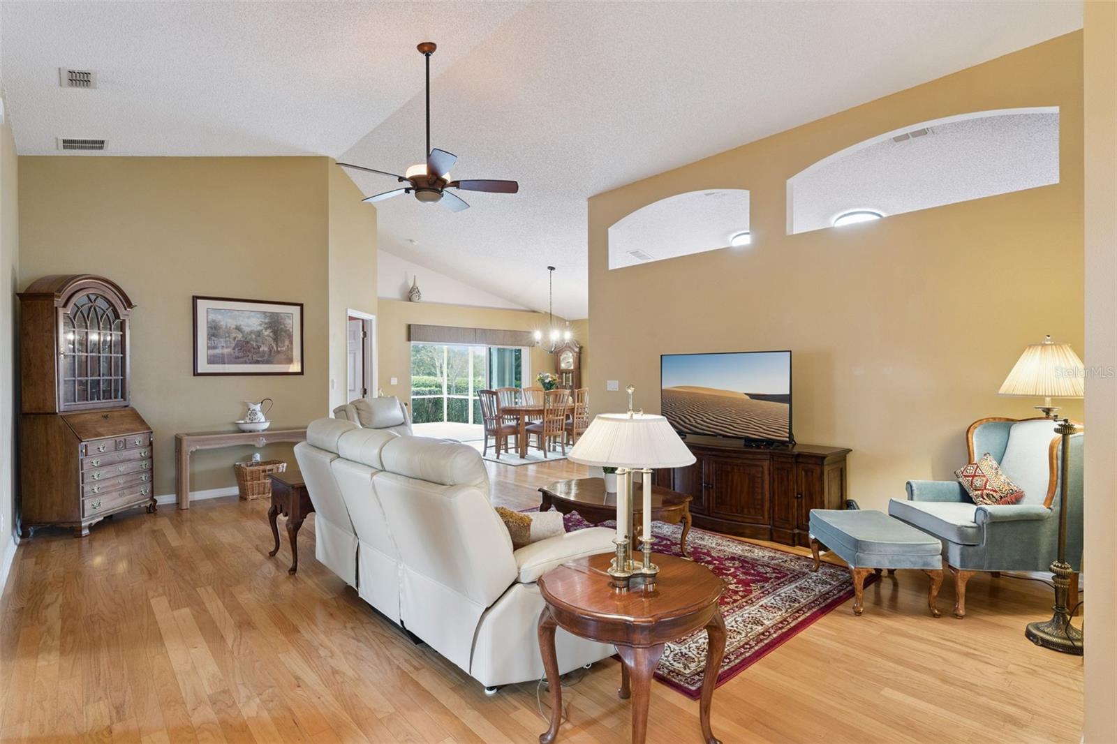 Image 3 of 41 For 3685 Rollingbrook Street