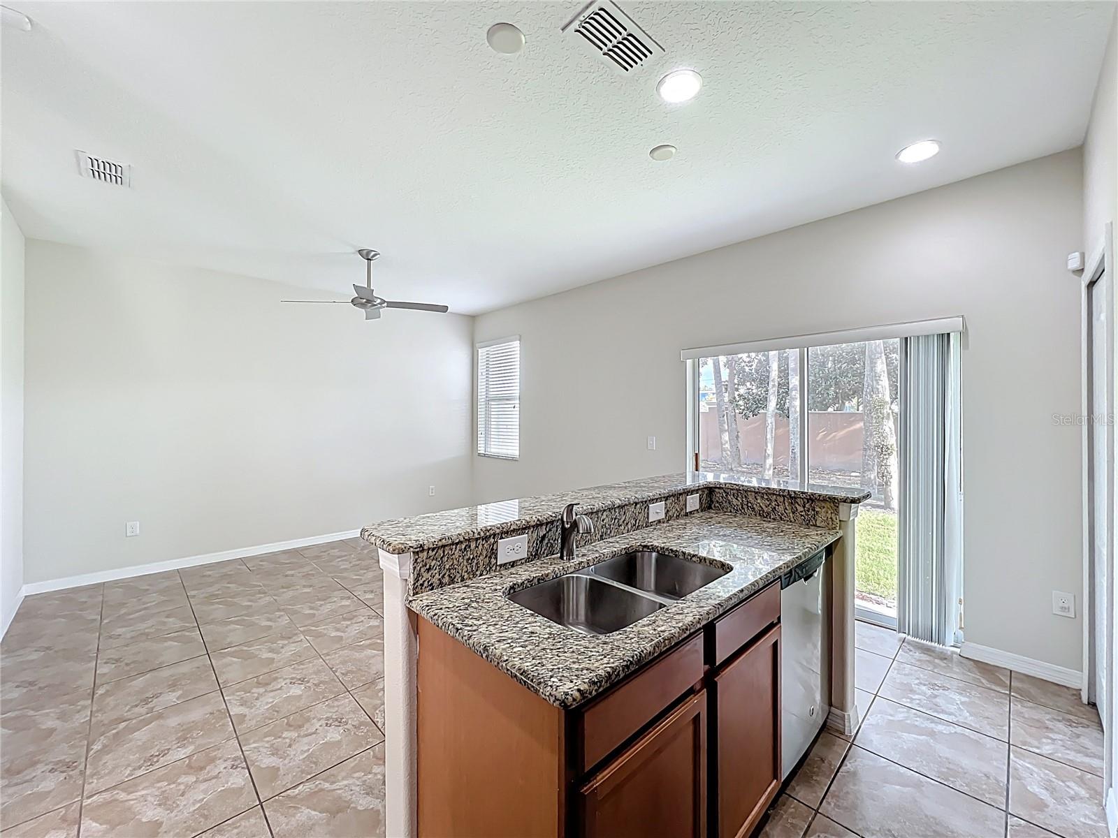 Image 20 of 44 For 10811 Savannah Landing Cir