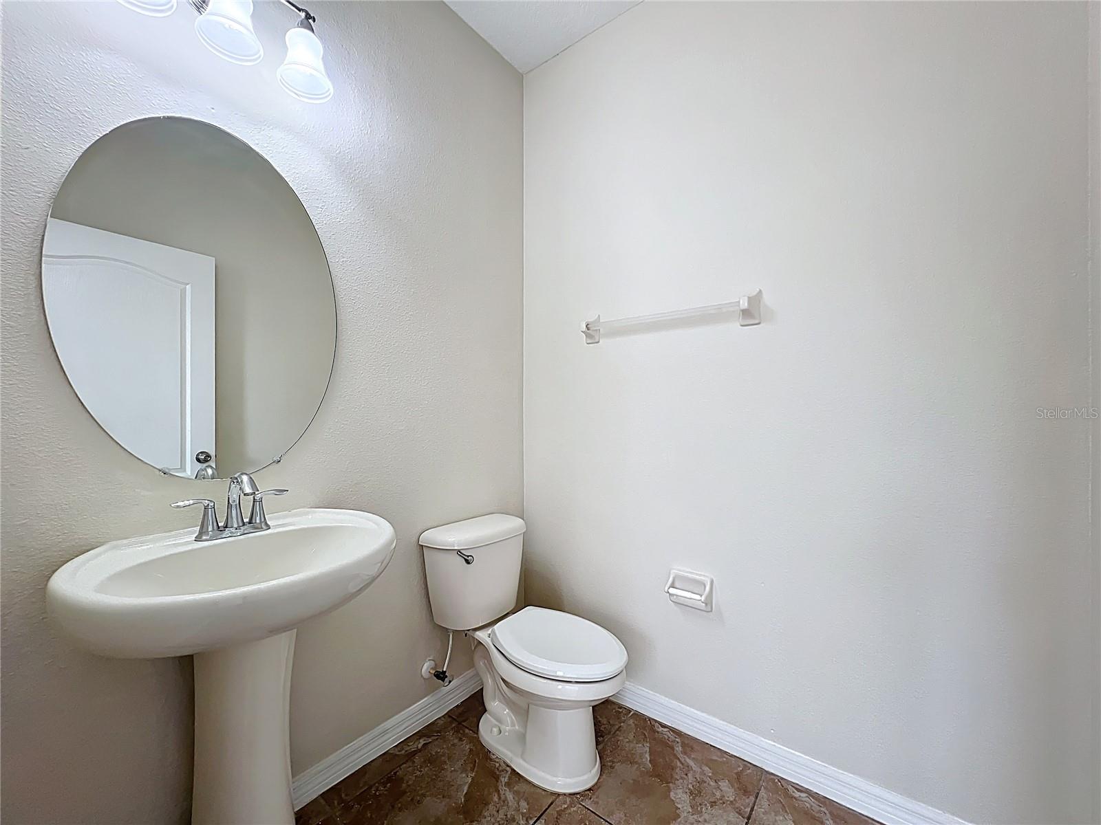 Image 31 of 44 For 10811 Savannah Landing Cir