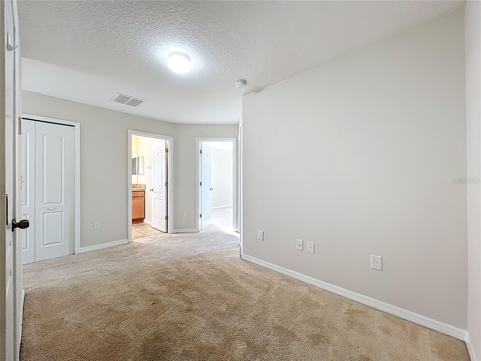 Image 32 of 44 For 10811 Savannah Landing Cir
