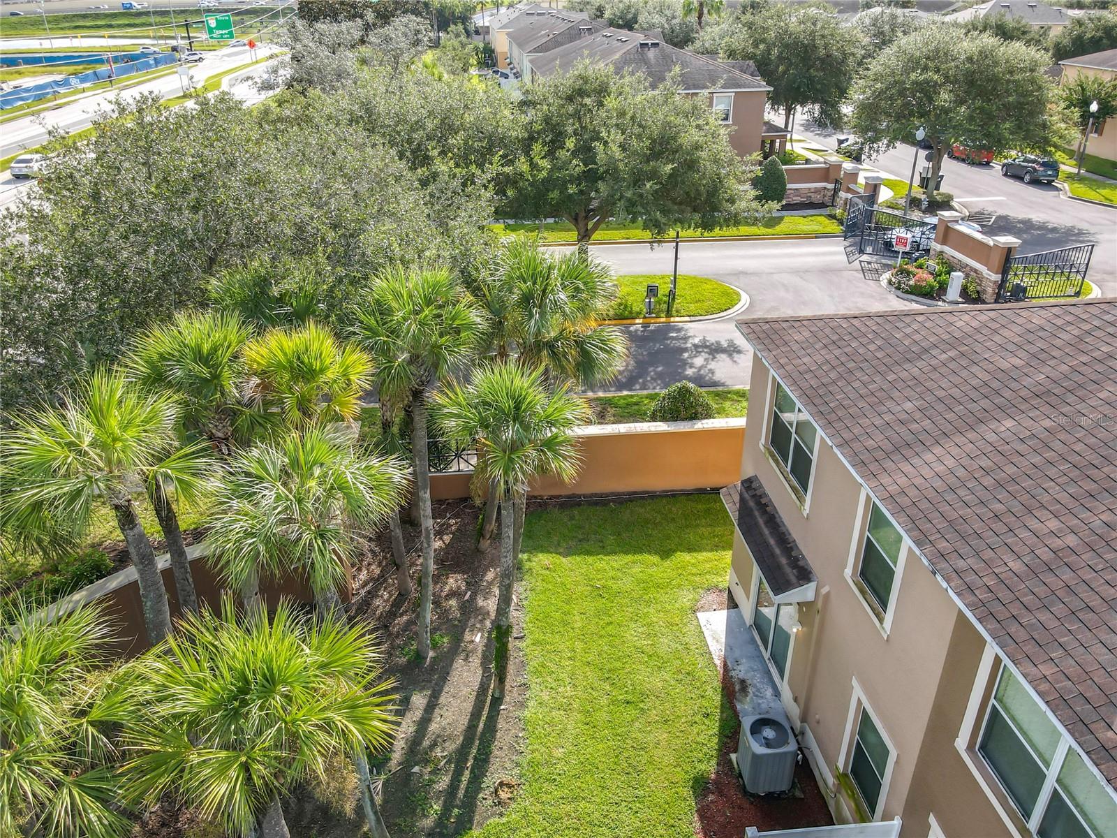 Image 4 of 44 For 10811 Savannah Landing Cir