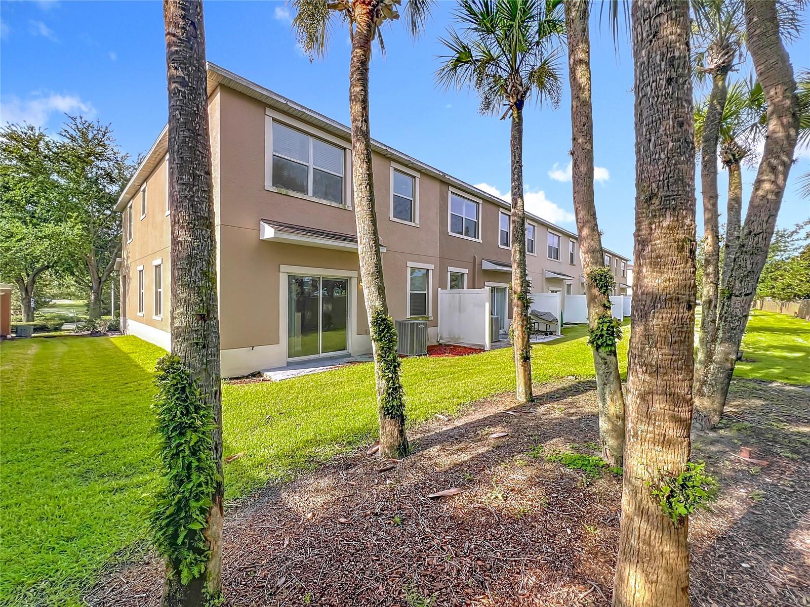 Image 5 of 44 For 10811 Savannah Landing Cir