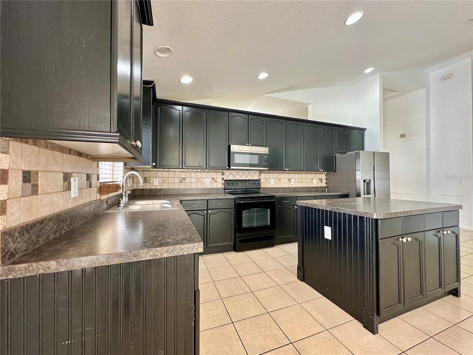 Image 10 of 36 For 2851 Oconnell Drive