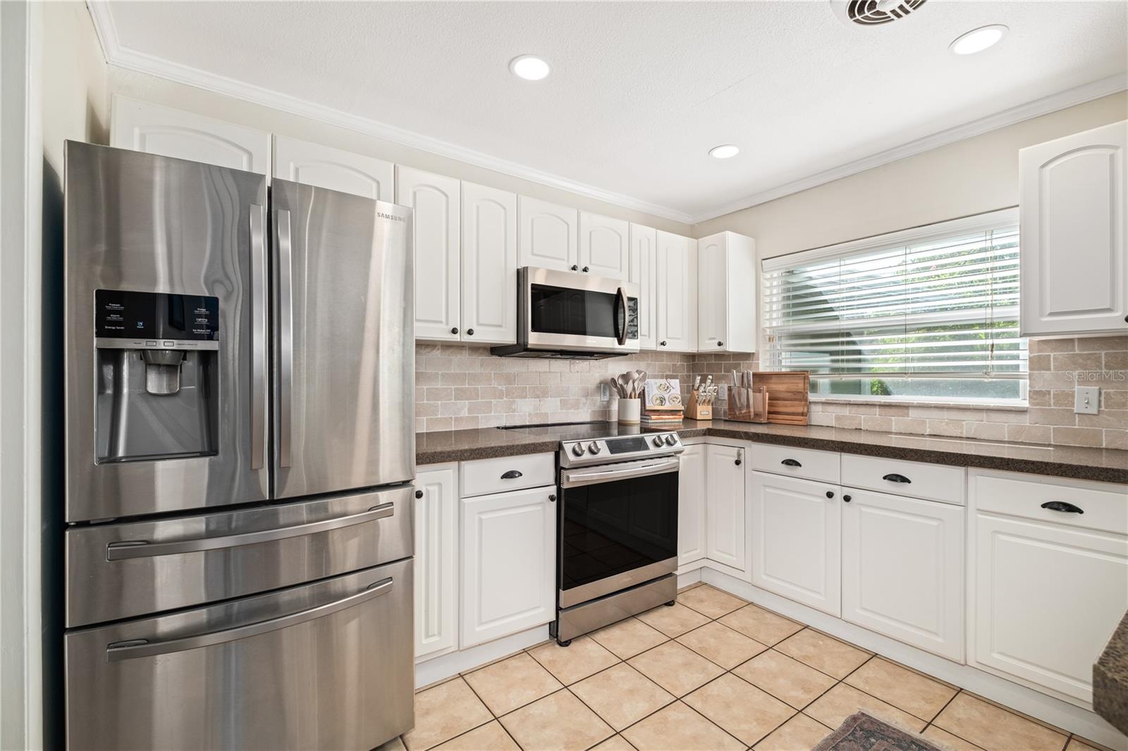 Image 15 of 31 For 1437 Knollwood Street