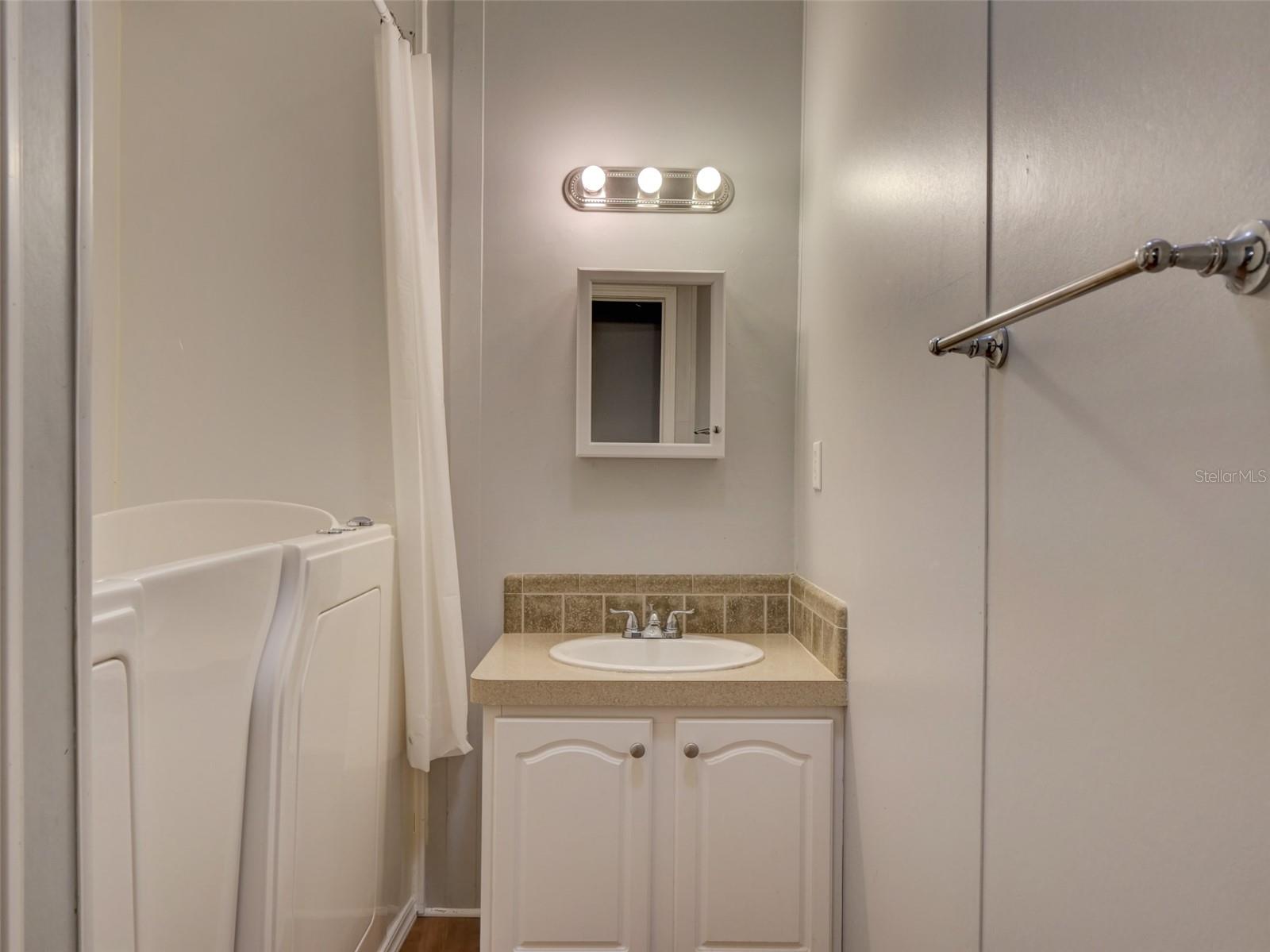 Image 29 of 48 For 4106 Greenbluff Rd  824