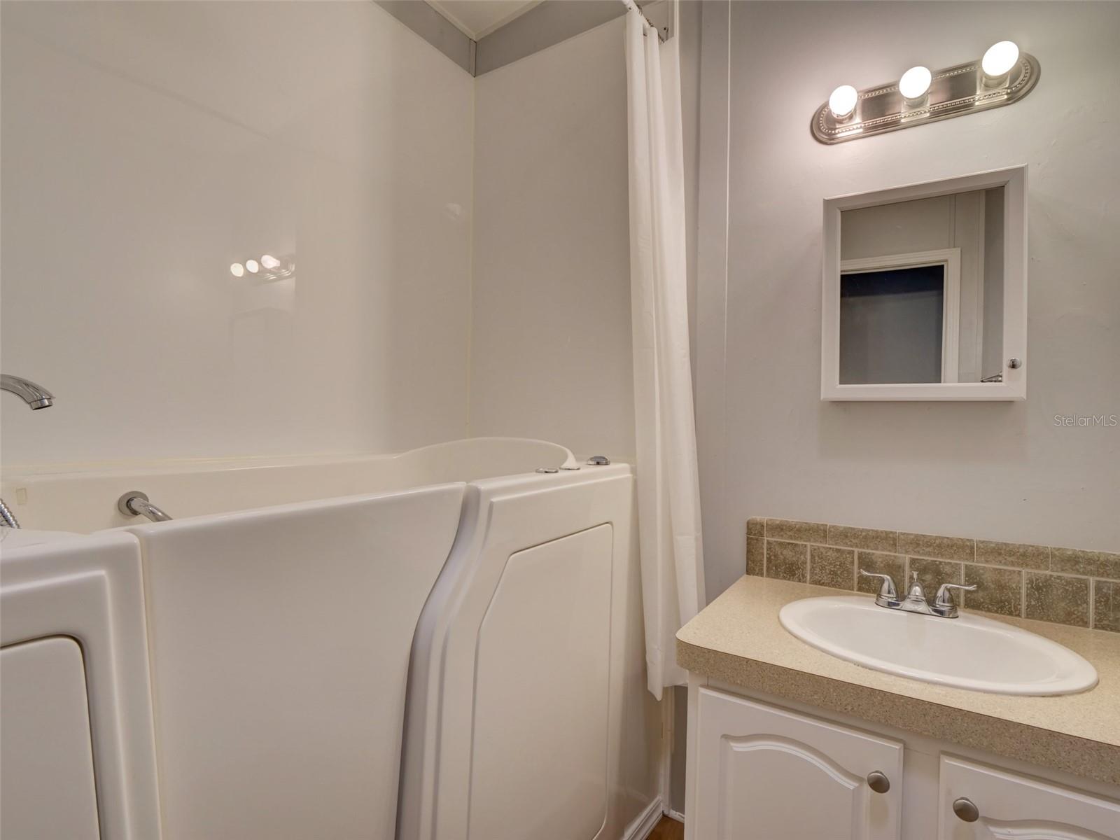 Image 30 of 48 For 4106 Greenbluff Rd  824