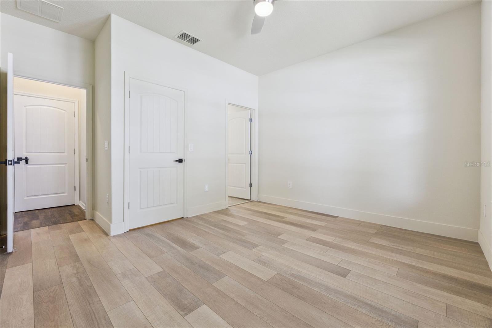 Image 19 of 64 For 8256 Bayview Crossing Drive