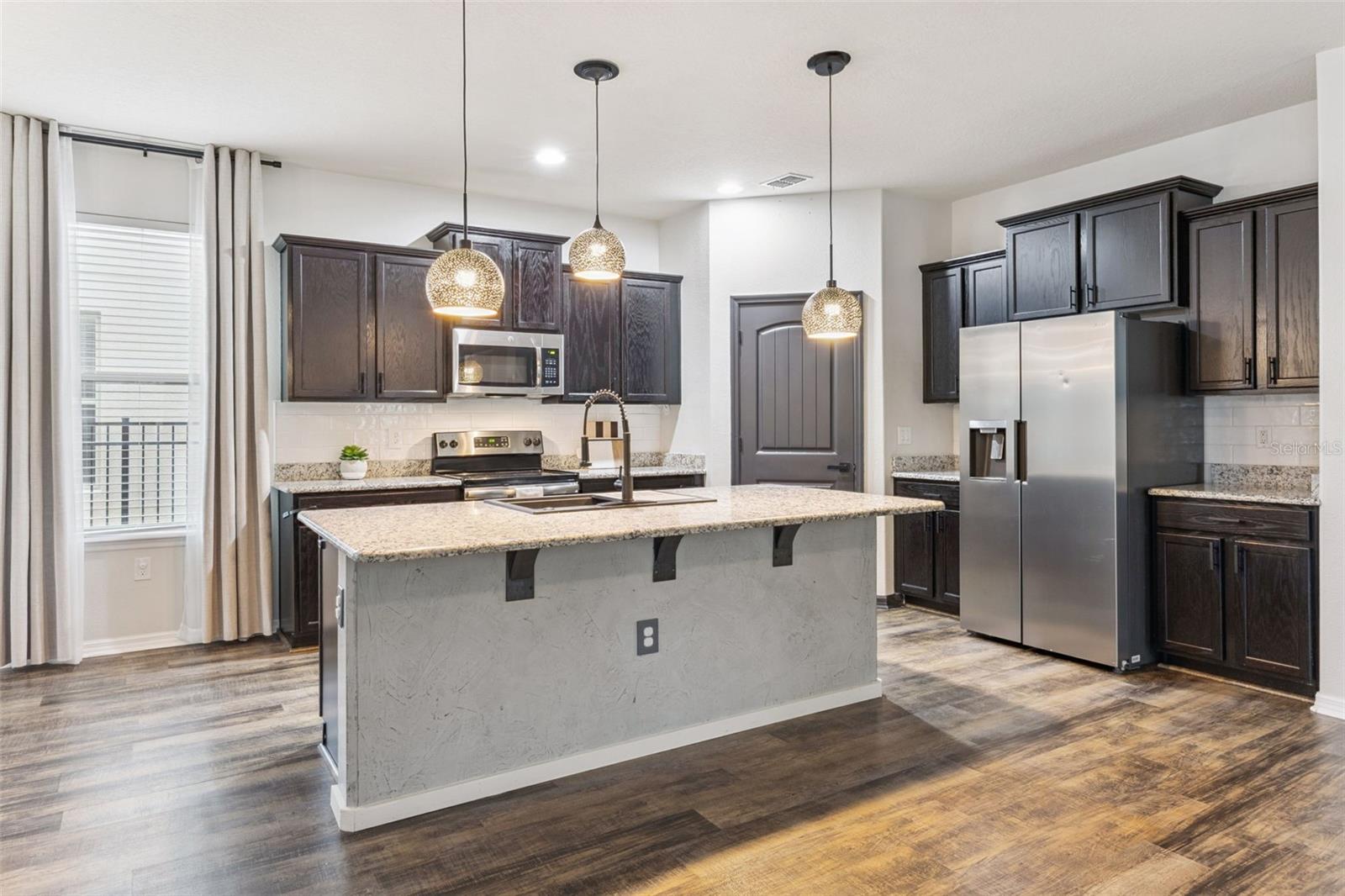 Image 5 of 64 For 8256 Bayview Crossing Drive