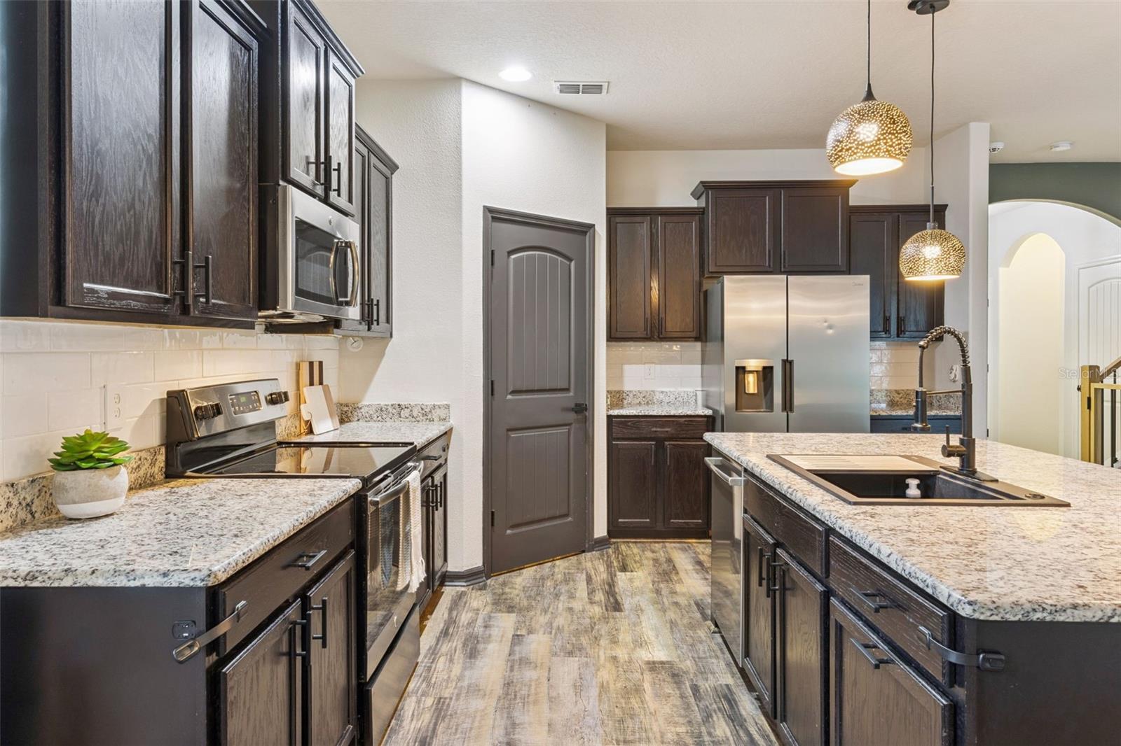 Image 6 of 64 For 8256 Bayview Crossing Drive