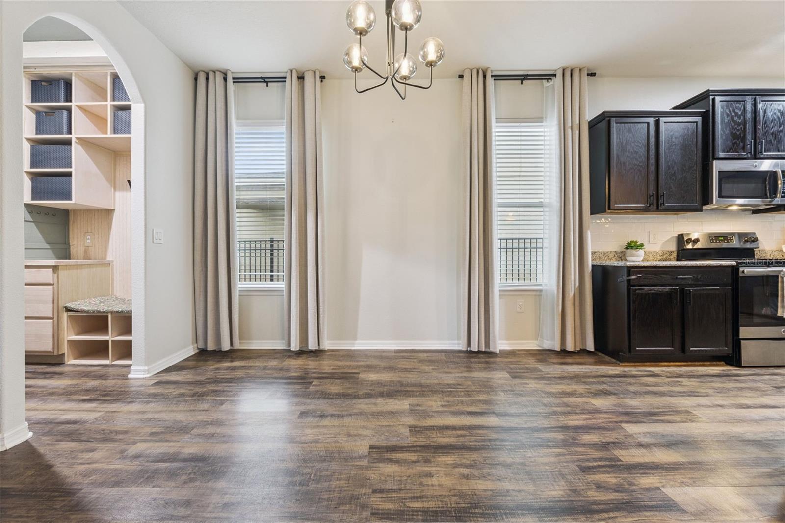 Image 9 of 64 For 8256 Bayview Crossing Drive