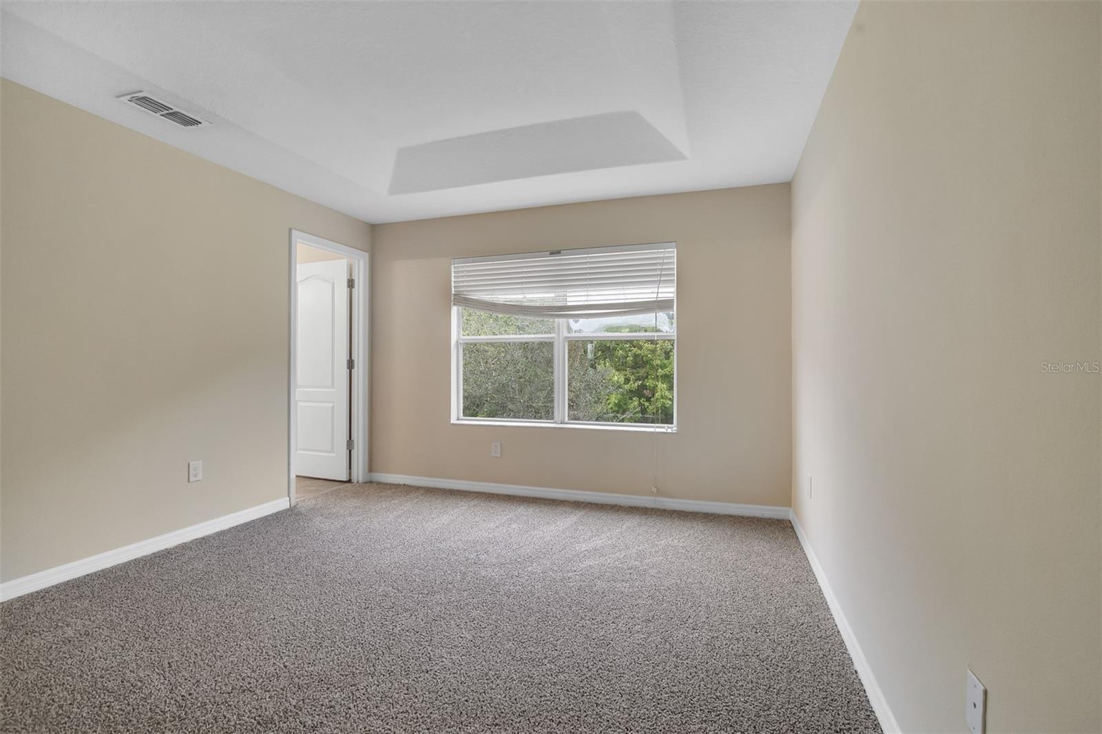 Image 15 of 27 For 11179 Savannah Landing Circle