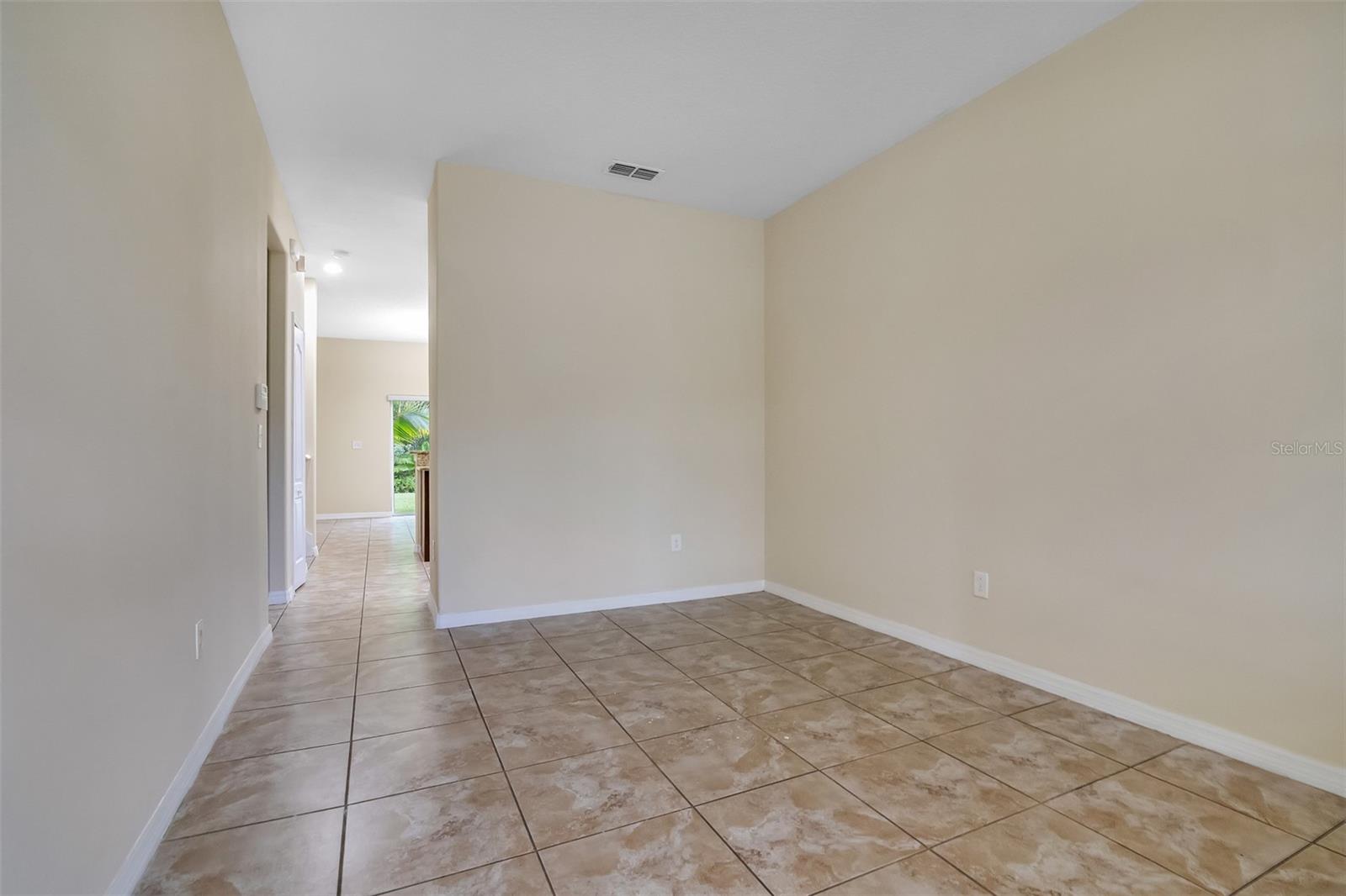 Image 3 of 27 For 11179 Savannah Landing Circle