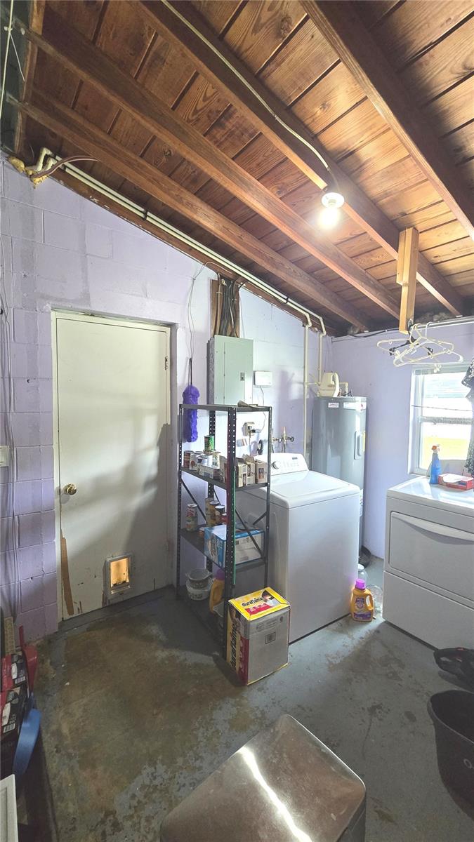 Image 33 of 75 For 4706 Darwood Drive