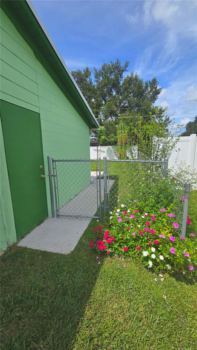 Image 8 of 75 For 4706 Darwood Drive