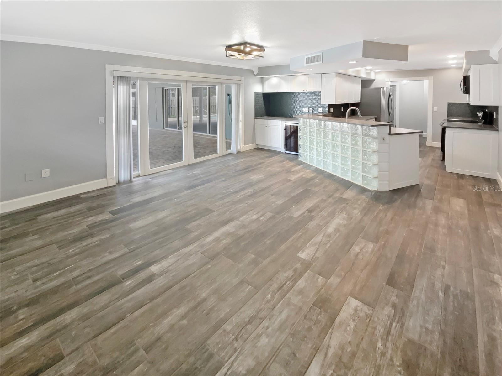 Image 17 of 39 For 7019 10th Street S