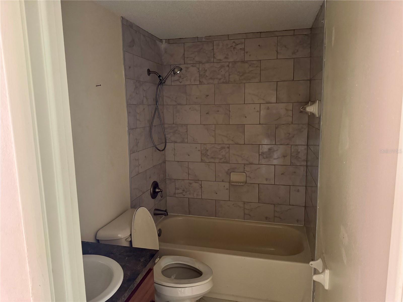 Image 4 of 8 For 4908 Silver Oaks Village A