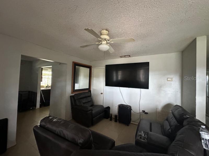 Image 5 of 13 For 4209 Clarinda Street