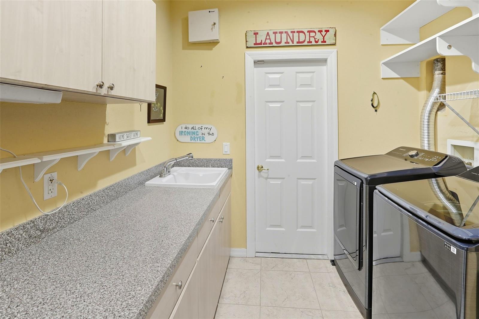 Listing photo id 21 for 57 Albany Lane