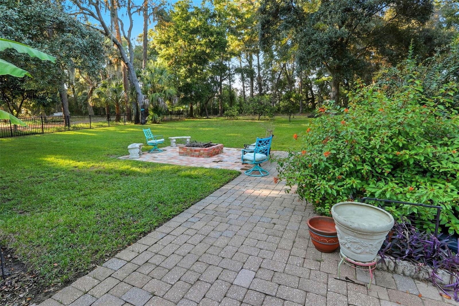 Listing photo id 31 for 57 Albany Lane