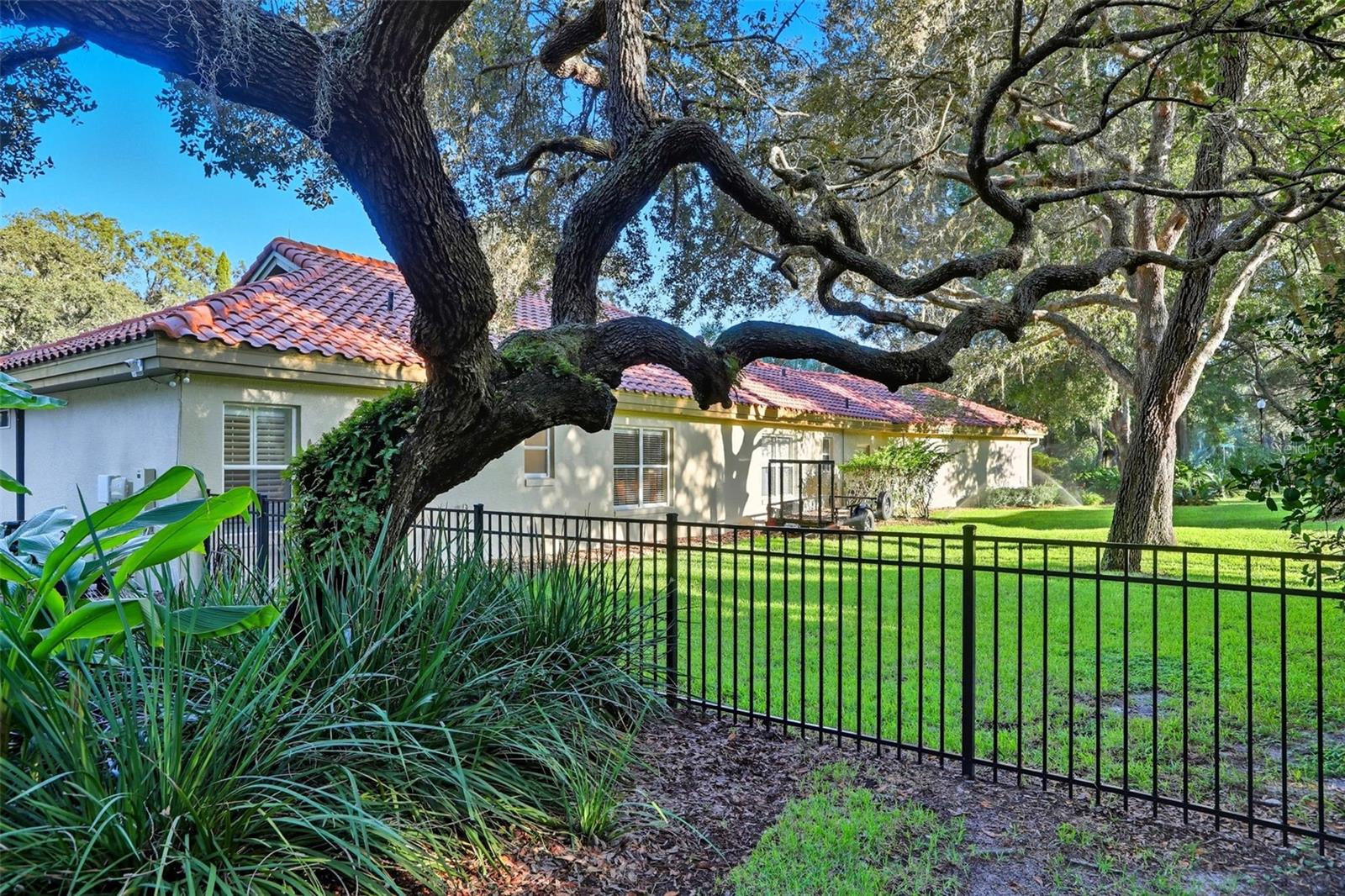 Listing photo id 38 for 57 Albany Lane