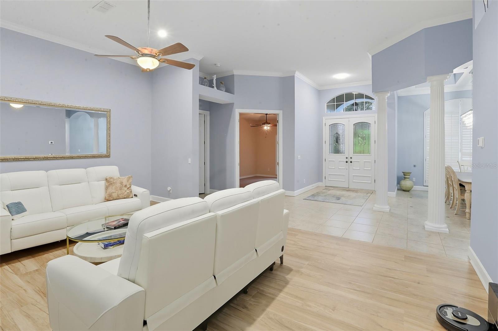 Listing photo id 3 for 57 Albany Lane
