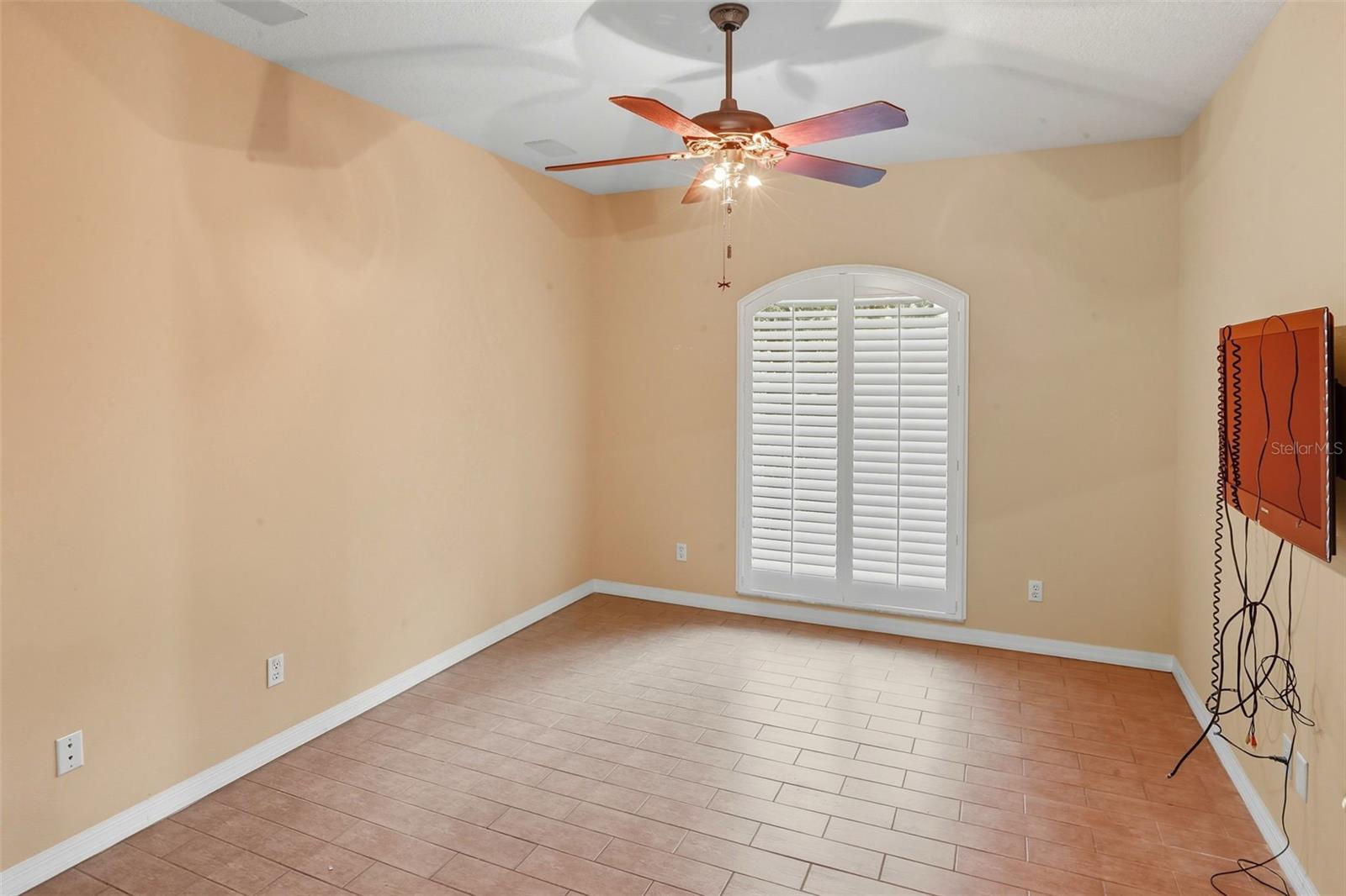 Listing photo id 5 for 57 Albany Lane
