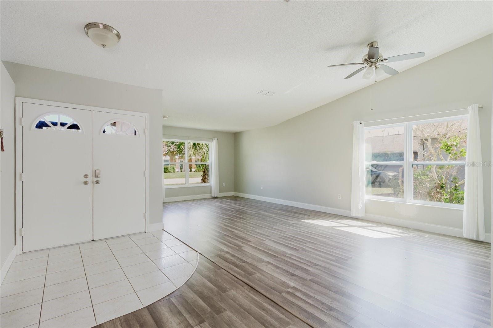 Image 13 of 32 For 8450 Royal Hart Drive