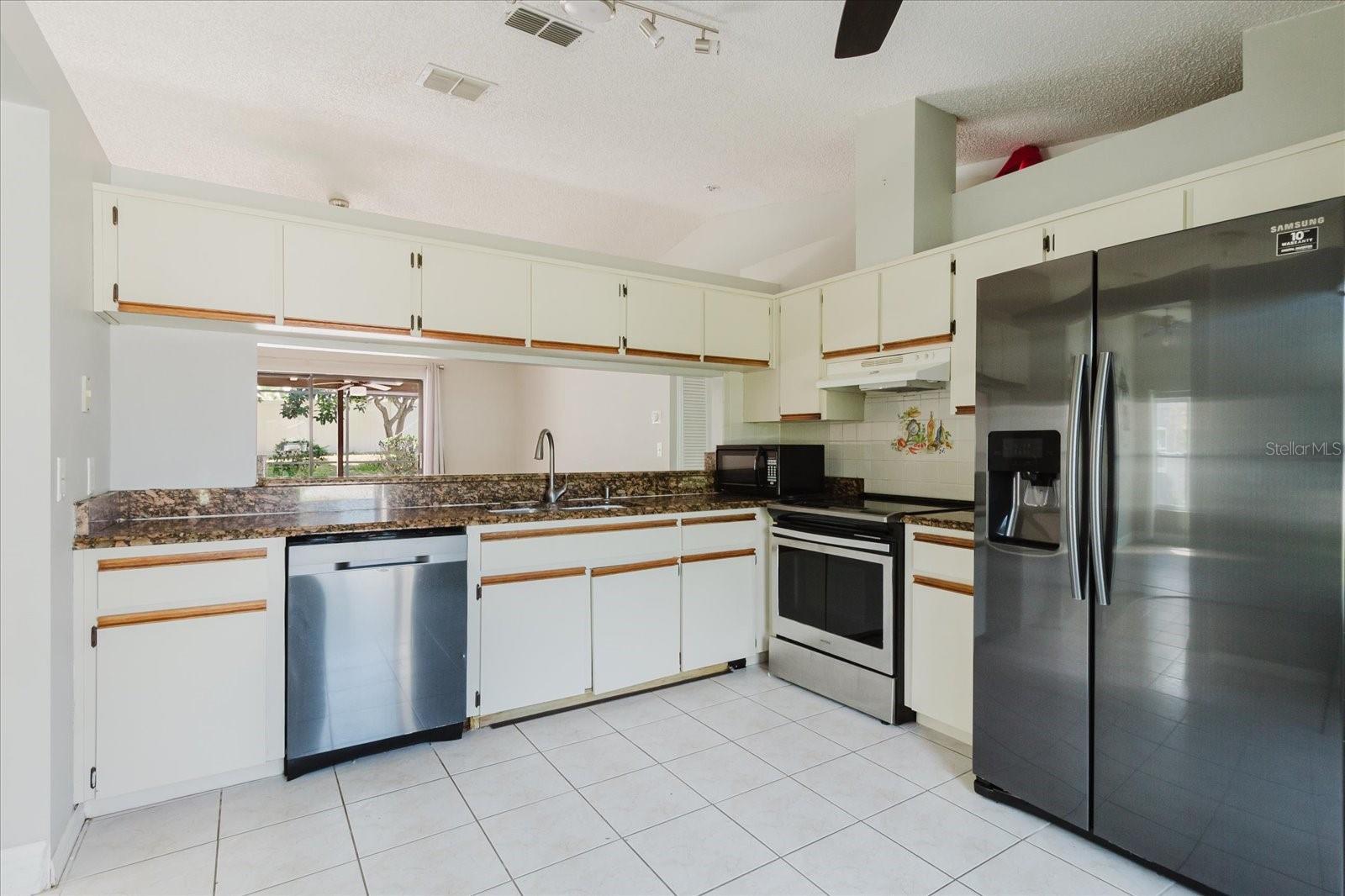 Image 15 of 32 For 8450 Royal Hart Drive