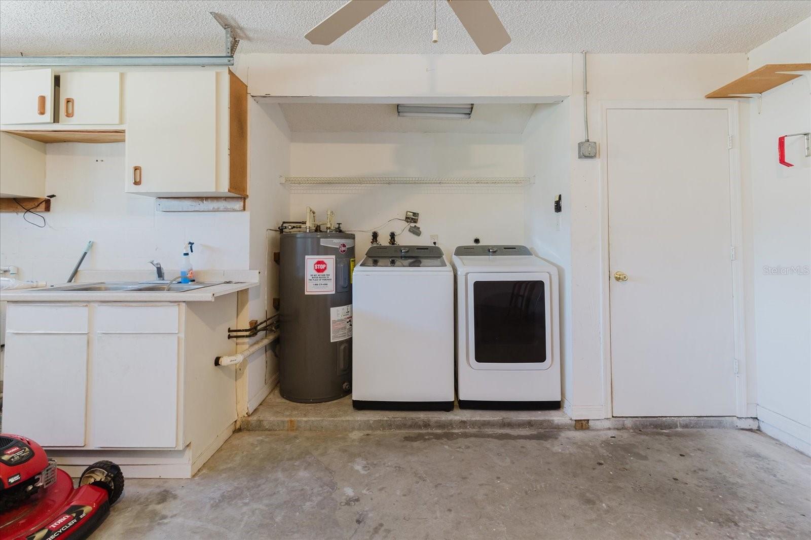 Image 27 of 32 For 8450 Royal Hart Drive