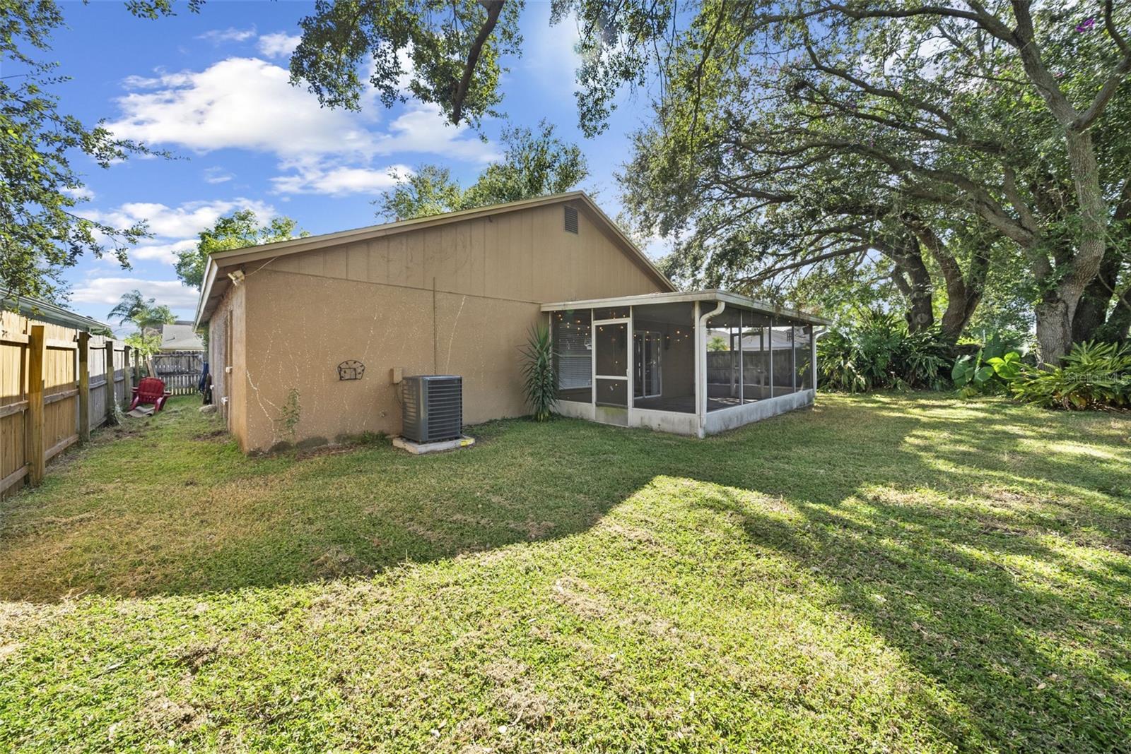 Listing photo id 30 for 1523 Vernon Court